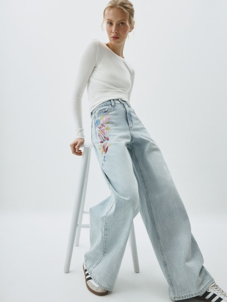 Джинсы WIDE LEG с вышивкой