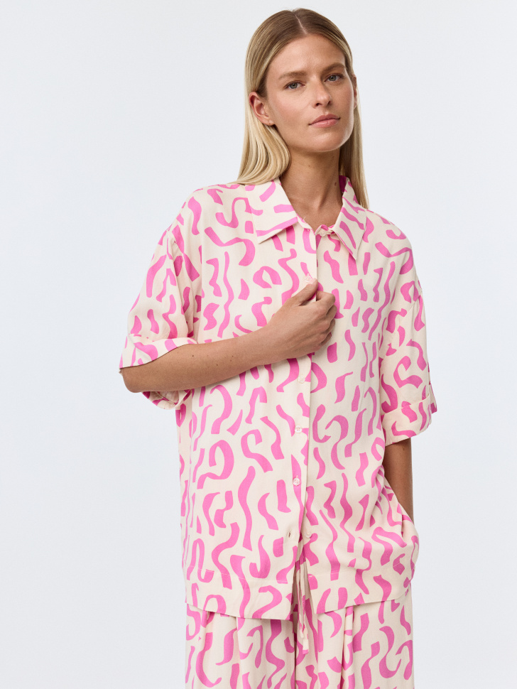 

Рубашка оверсайз из вискозы