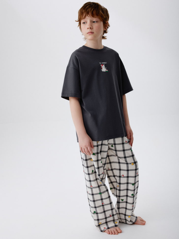 пижама с новогодним принтом для мальчиков 4680798800097 в интернет магазине