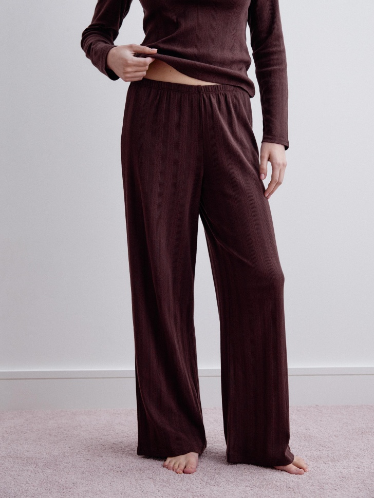 домашние брюки с рельефным узором от бренда sela вид слева