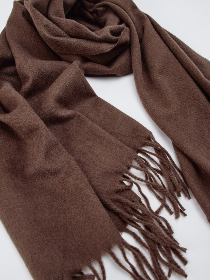 тонкий шарф с бахромой от бренда sela вид слева