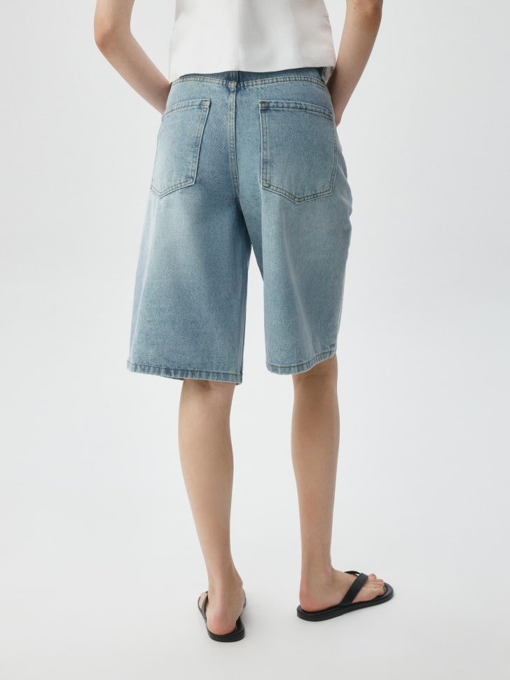 джинсовые шорты loose bermuda 4680704673012 со скидкой
