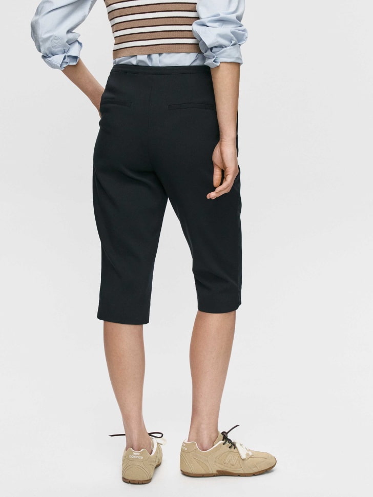 капри из костюмной ткани из россии вид сбоку