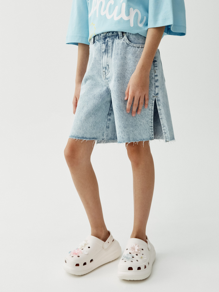 джинсовые шорты с разрезами для девочек от бренда sela вид слева