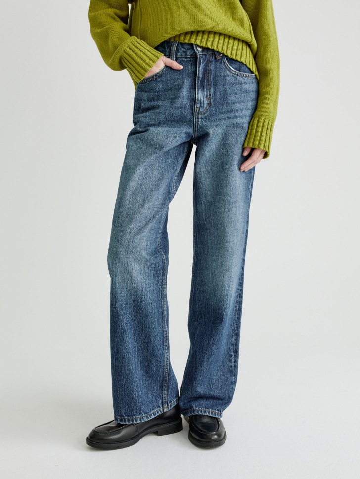 джинсы 411 wide leg из органического хлопка от бренда sela вид слева