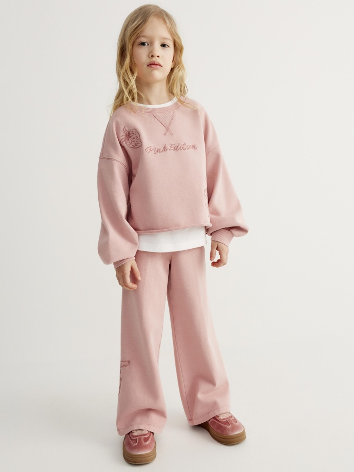 укороченный свитшот с вышивкой для девочек от бренда sela вид слева