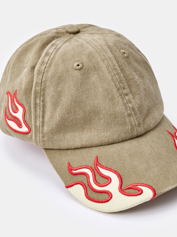 хлопковая бейсболка с вышивкой для мальчиков от бренда sela вид слева