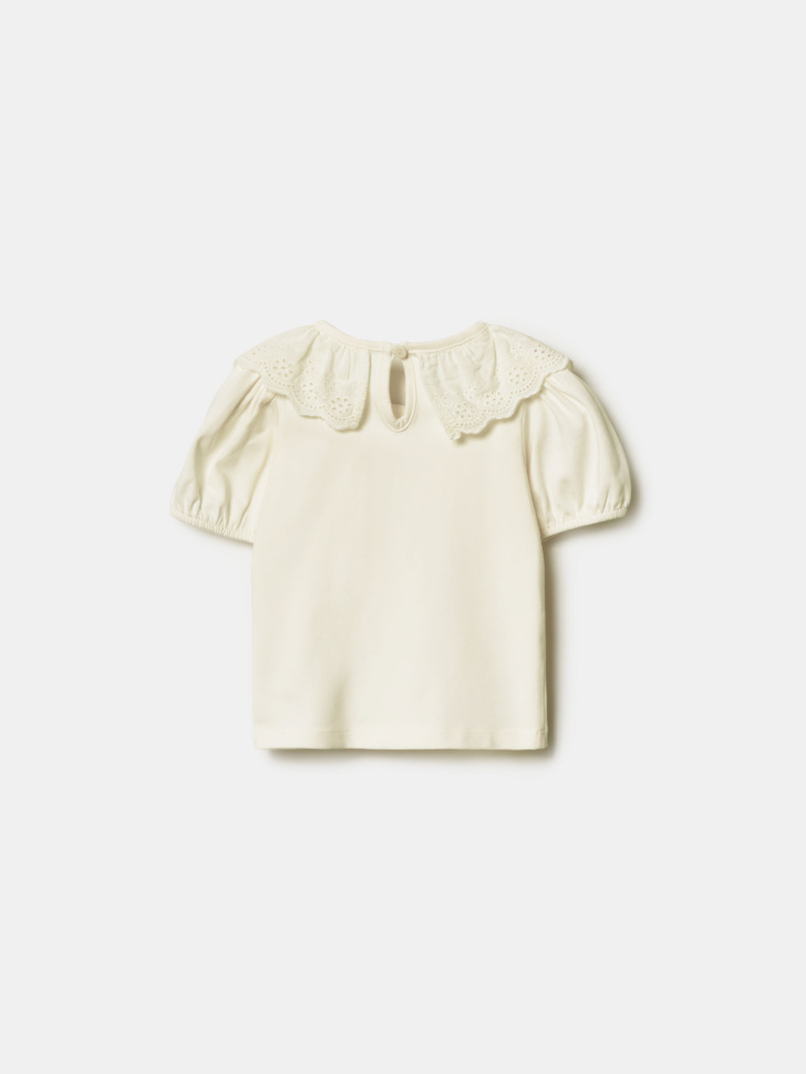 трикотажная блузка с оборкой из шитья для малышей от бренда sela вид слева