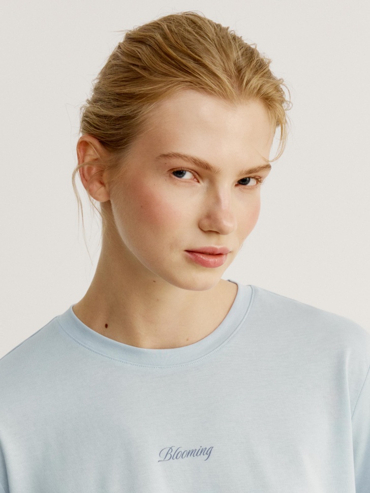 футболка с принтом из смесового тенселя от бренда sela вид слева