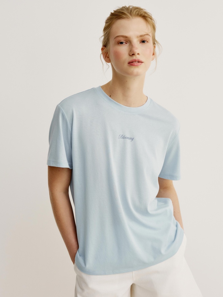 футболка с принтом из смесового тенселя из россии вид сбоку