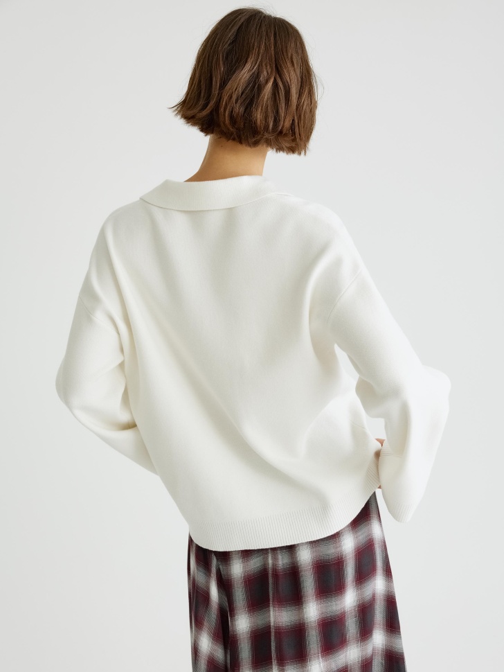 вязаный джемпер с воротником поло по цене 2799 руб вид справа