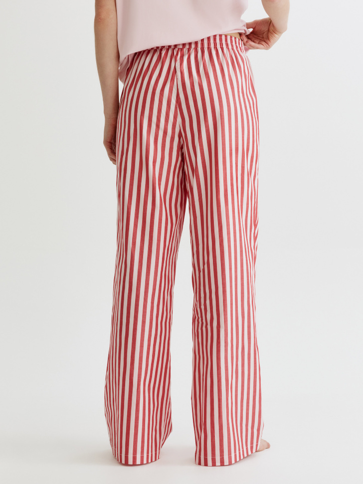 домашние брюки из хлопка в полоску по цене 2599 руб вид справа