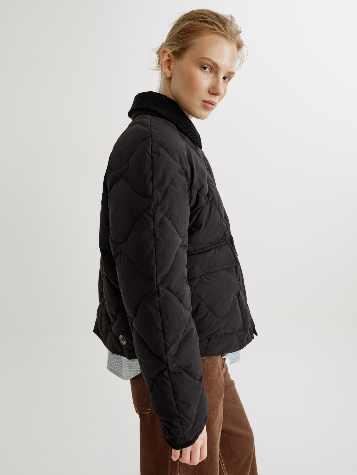 стеганая куртка с вельветовым воротником по цене 3999 руб вид справа