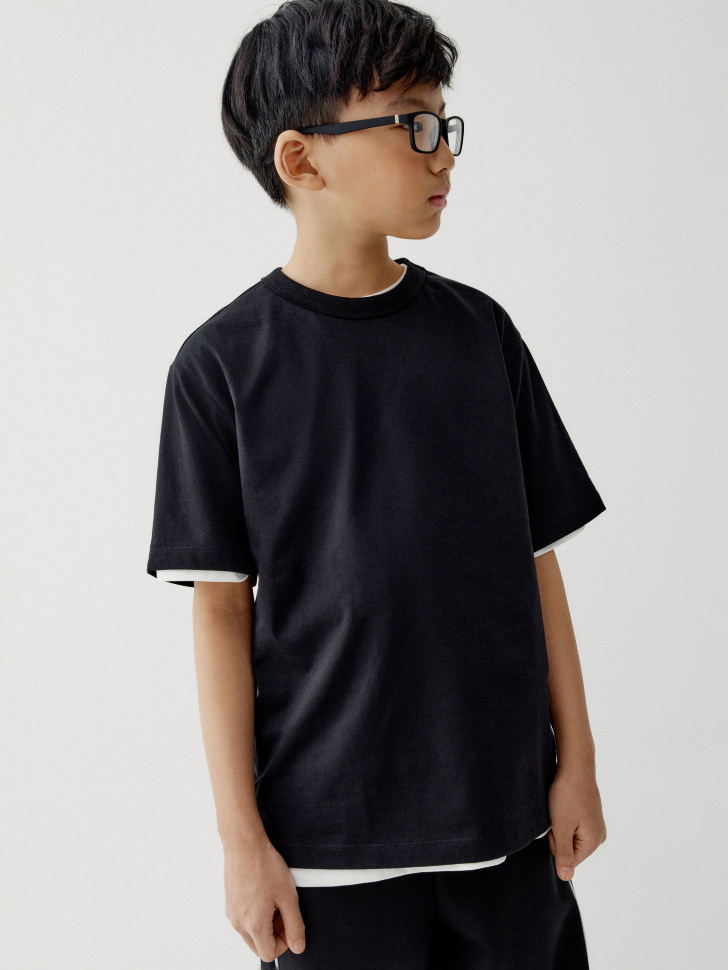 набор из базовых 2 футболок детских из россии вид сбоку