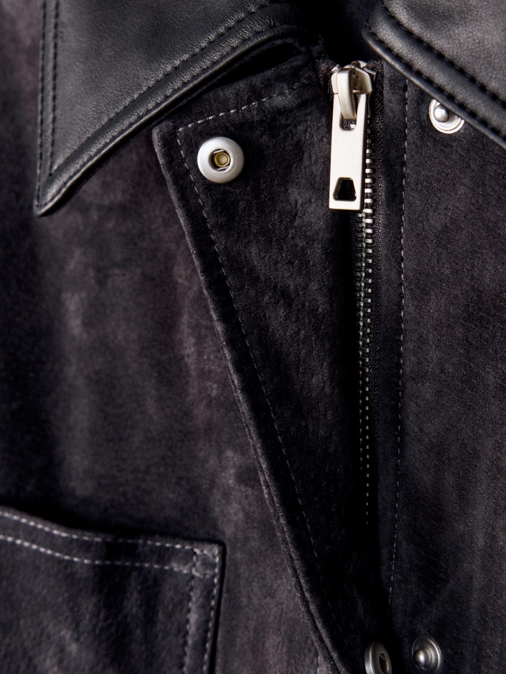 куртка из натуральной замши с кожаным воротником премиум качества для взрослого возраста с изнаночной стороны