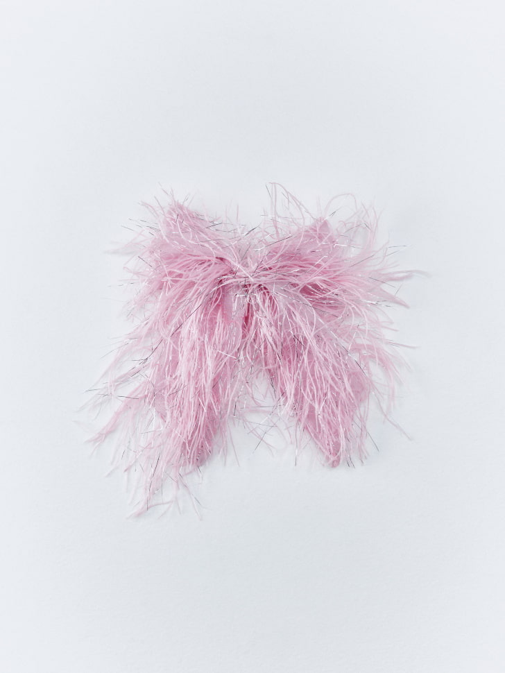 заколка в виде банта из перьев для девочек 4610517050922 фотография