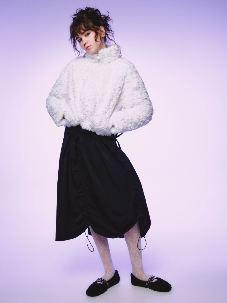 укороченная шуба из линейки  young от бренда sela вид слева