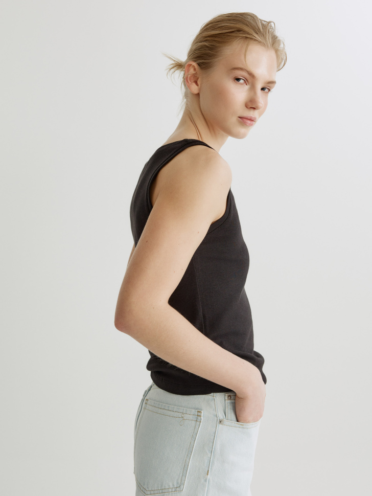 топ из смесового модала и хлопка из россии вид сбоку