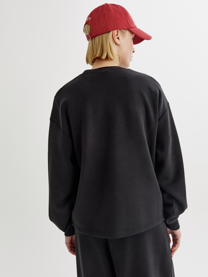 свитшот оверсайз из интерлока с вышивкой по цене 3599 руб вид справа