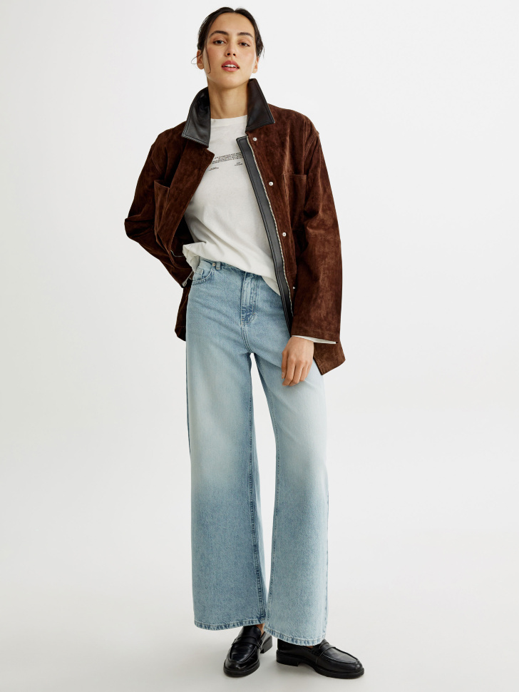 куртка из натуральной замши с кожаным воротником премиум качества от бренда sela вид слева