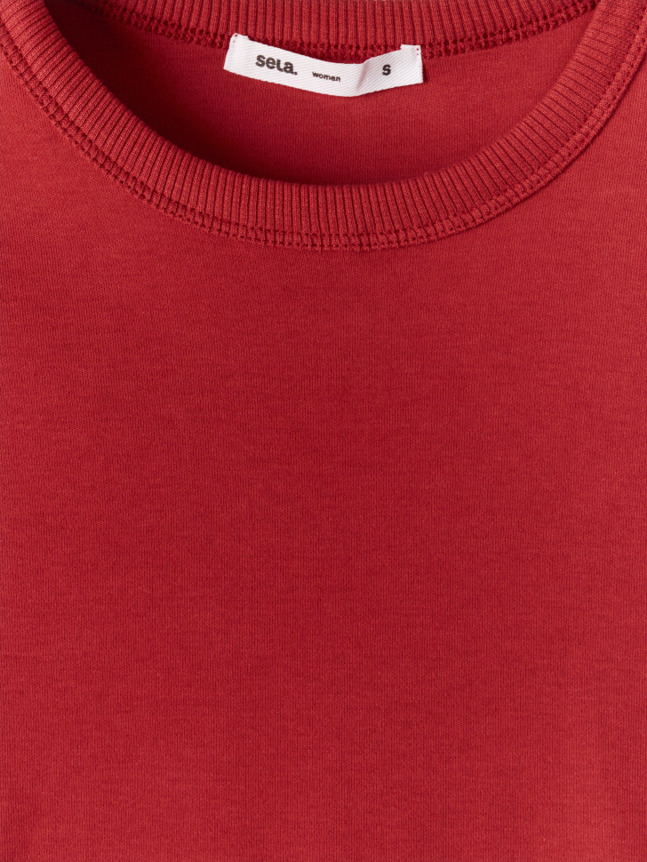 облегающая футболка кира из интерлока от бренда sela вид слева