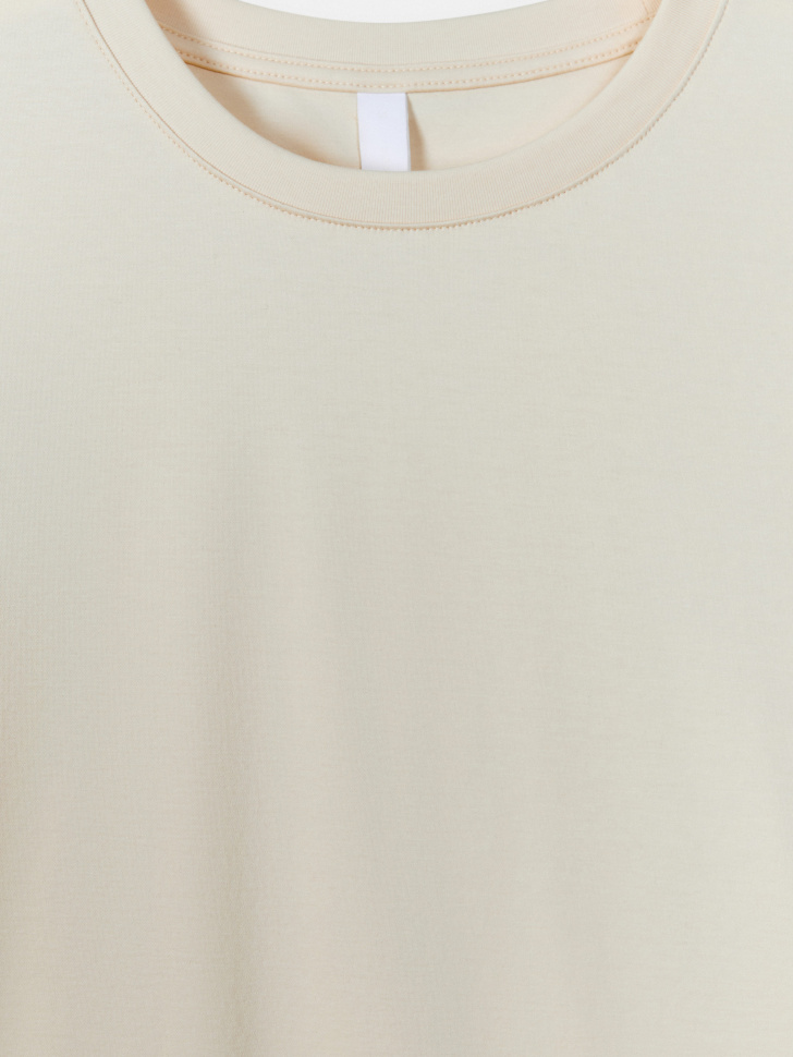 футболка оверсайз из смесового модала с содержанием шелка от бренда sela вид слева