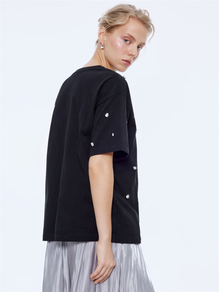 футболка оверсайз с декором из камней 4610517256980 в интернет магазине