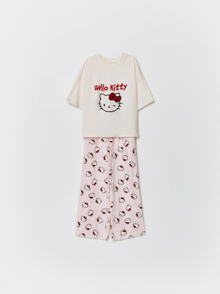 Пижама с принтом Hello Kitty для девочек. Фото №3