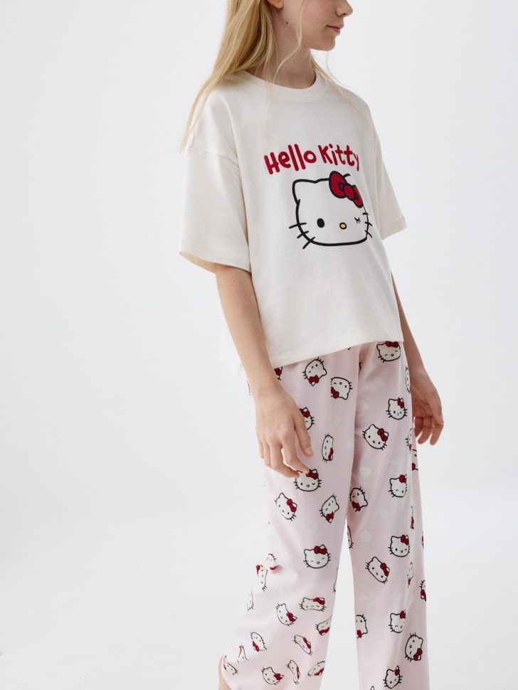 Пижама с принтом Hello Kitty для девочек. Фото №5