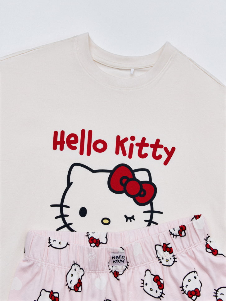 Пижама с принтом Hello Kitty для девочек. Фото №6