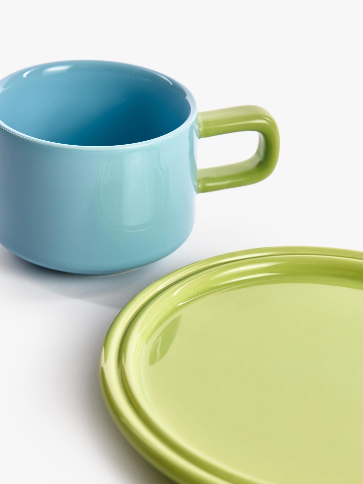 чайная пара из фарфора от бренда sela вид слева