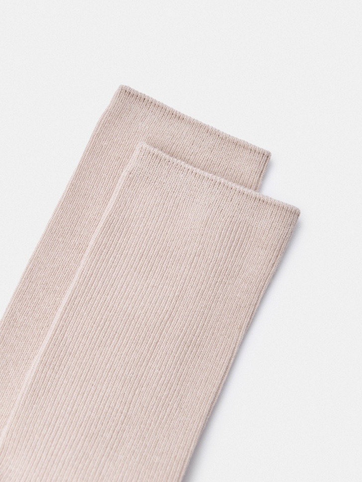 базовые носки в рубчик от бренда sela вид слева