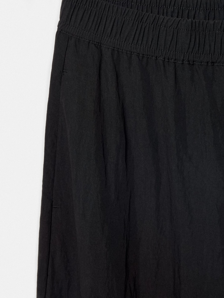 широкие брюки-кюлоты из вискозы спереди