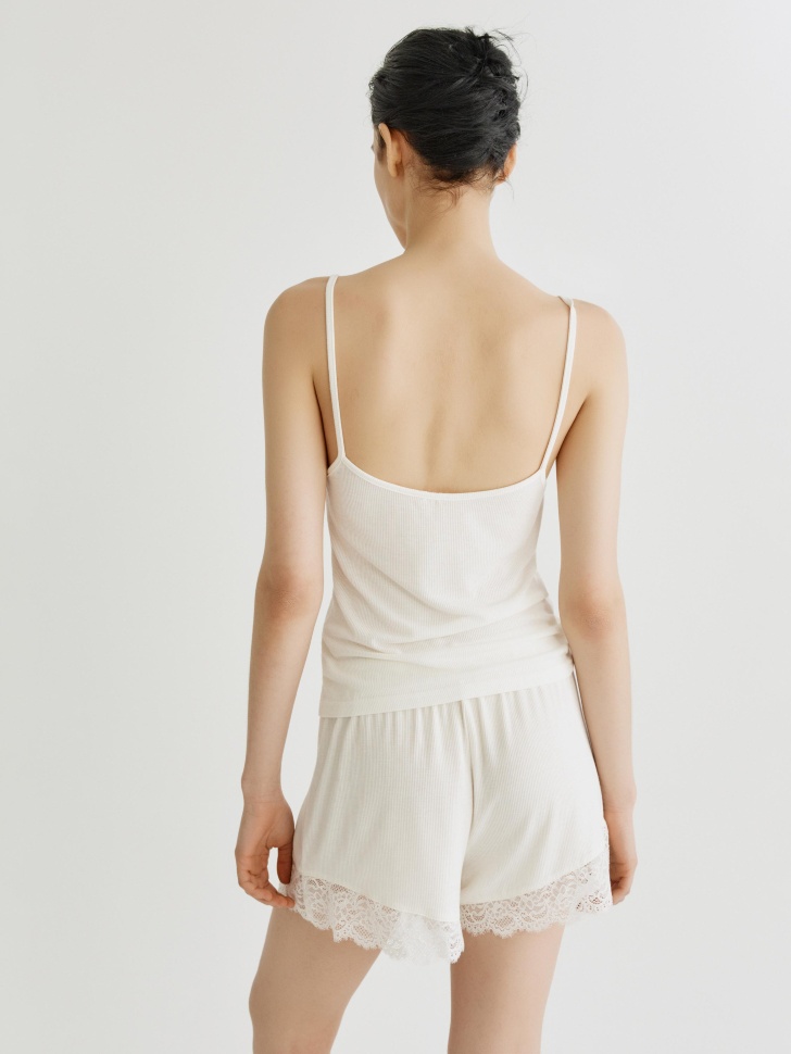 домашний топ с кружевом по цене 1399 руб вид справа