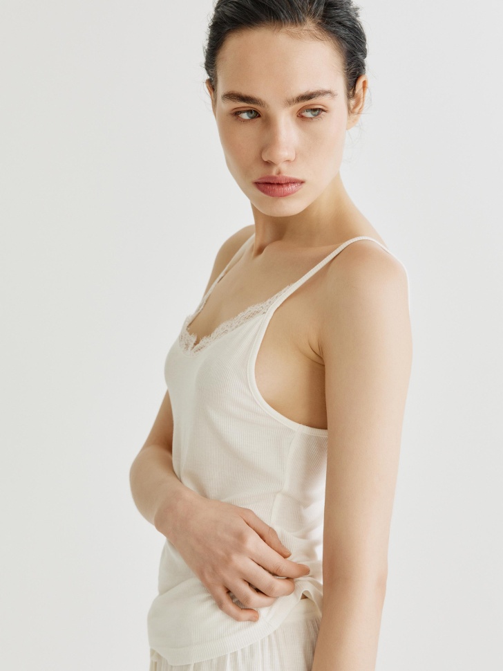 домашний топ с кружевом из россии вид сбоку