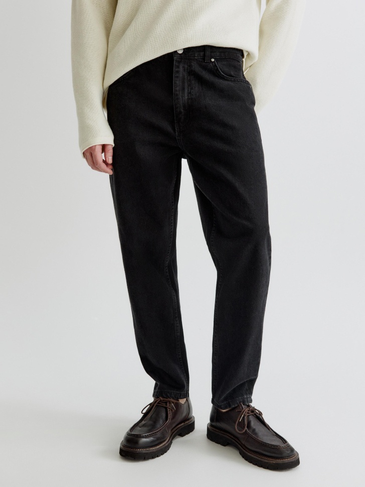 свободные джинсы со средней посадкой от бренда sela вид слева