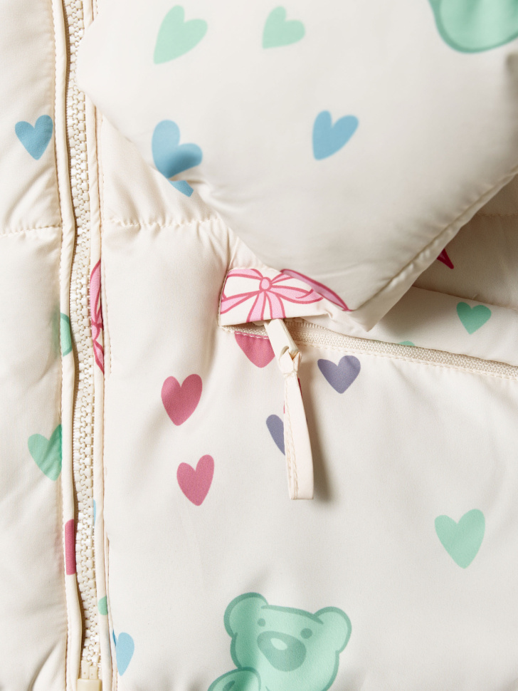 демисезонная куртка с принтом для девочек из россии вид сбоку