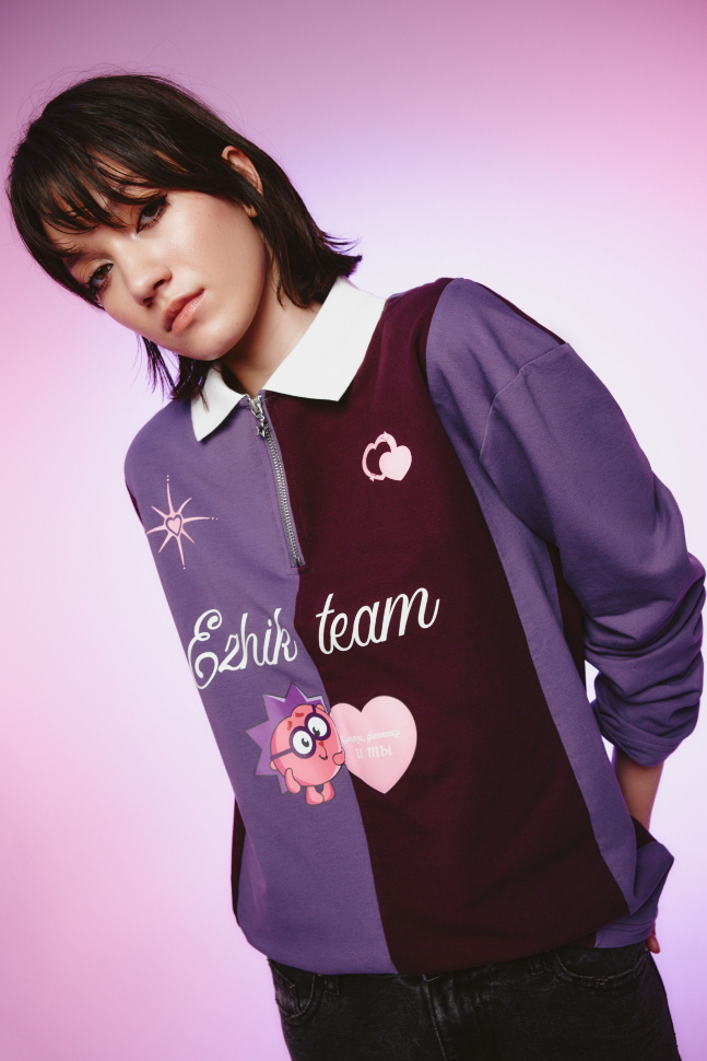 свитшот-поло на молнии  young x смешарики по цене 3999 руб вид справа