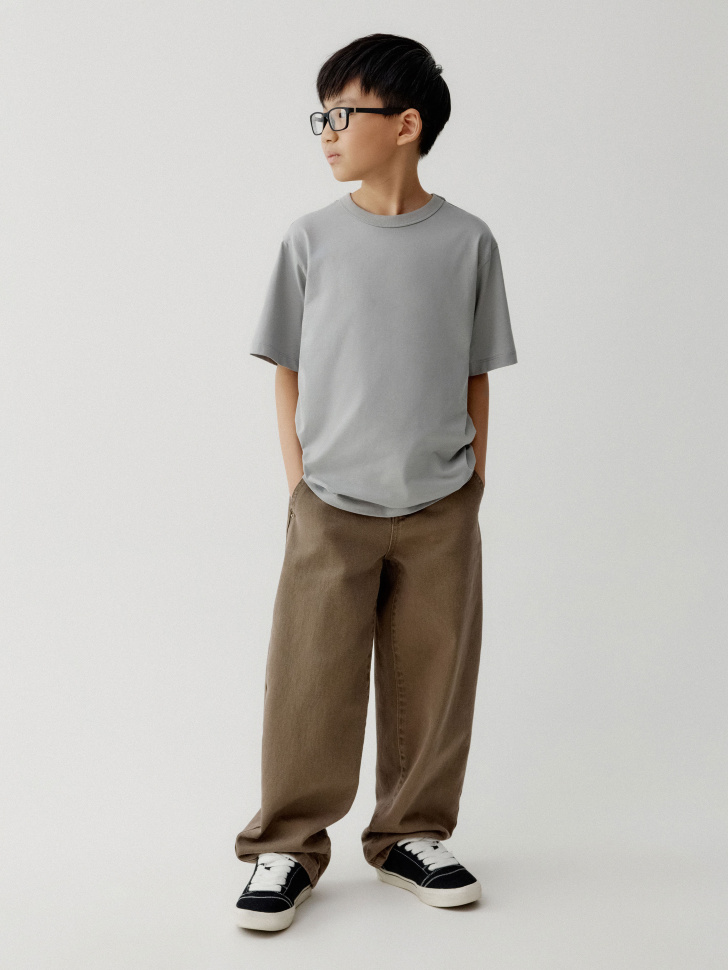 набор из базовых 2 футболок детских от бренда sela вид слева