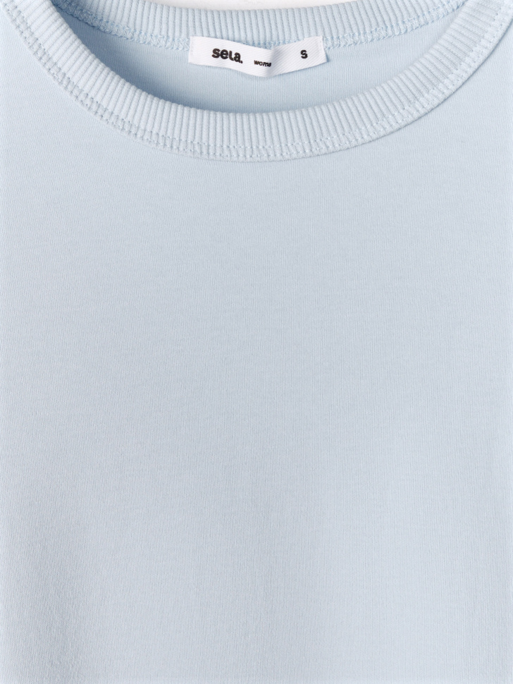 облегающая футболка кира из интерлока от бренда sela вид слева