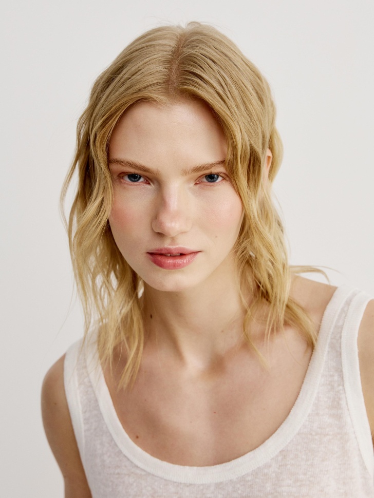 топ из льна из россии вид сбоку