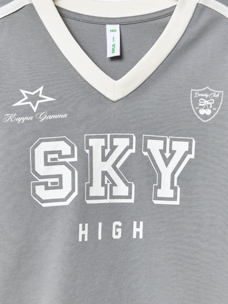 укороченный лонгслив в спортивном стиле для девочек из россии вид сбоку