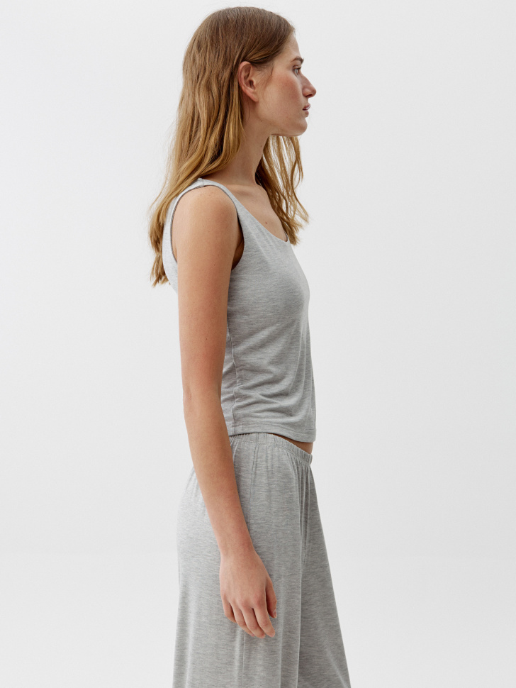 однотонный топ из смесовой вискозы из россии вид сбоку