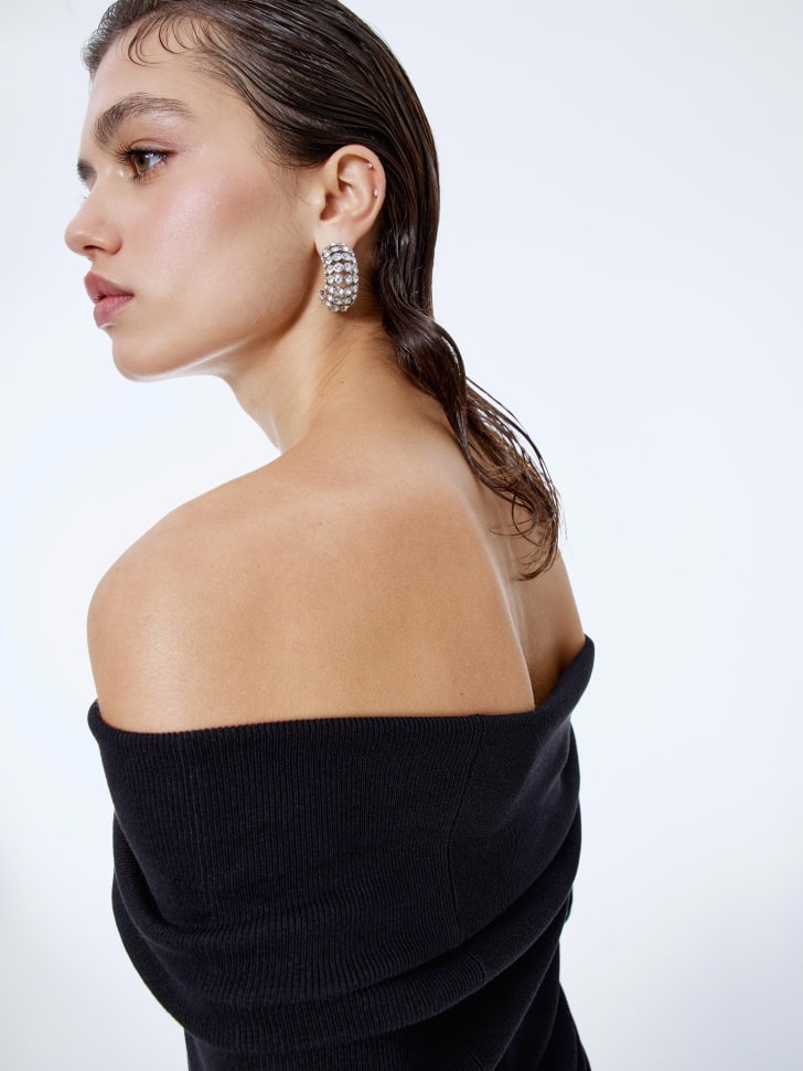 джемпер с открытыми плечами 4610517074232 в интернет магазине