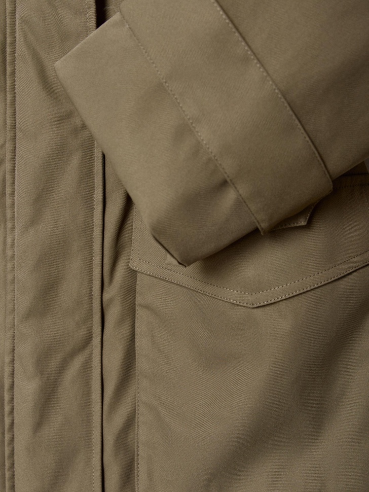 утепленная парка на кулиске с водоотталкивающей пропиткой по цене 6999 руб вид справа