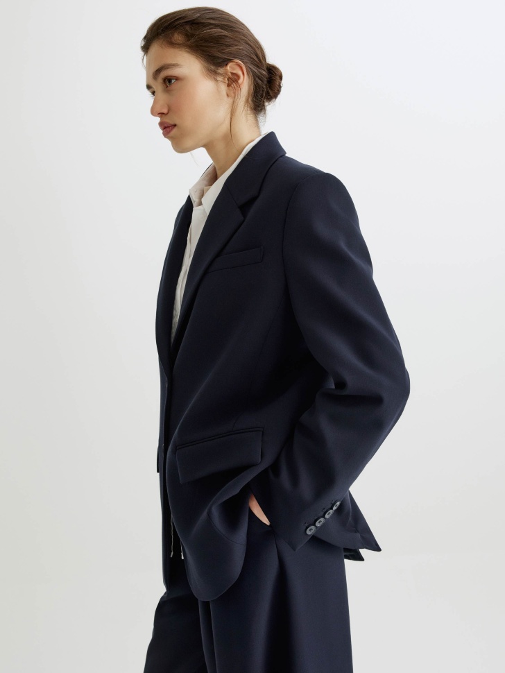 однобортный оверсайз жакет по цене 7999 руб вид справа