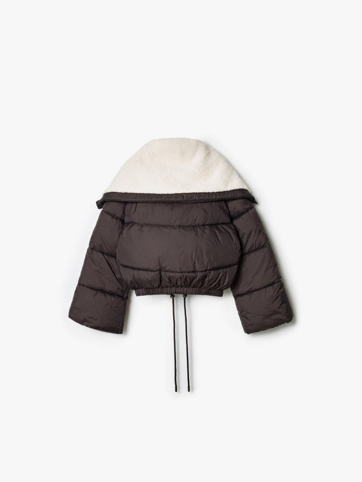 короткая куртка с объемным воротником для девочек от бренда sela вид слева