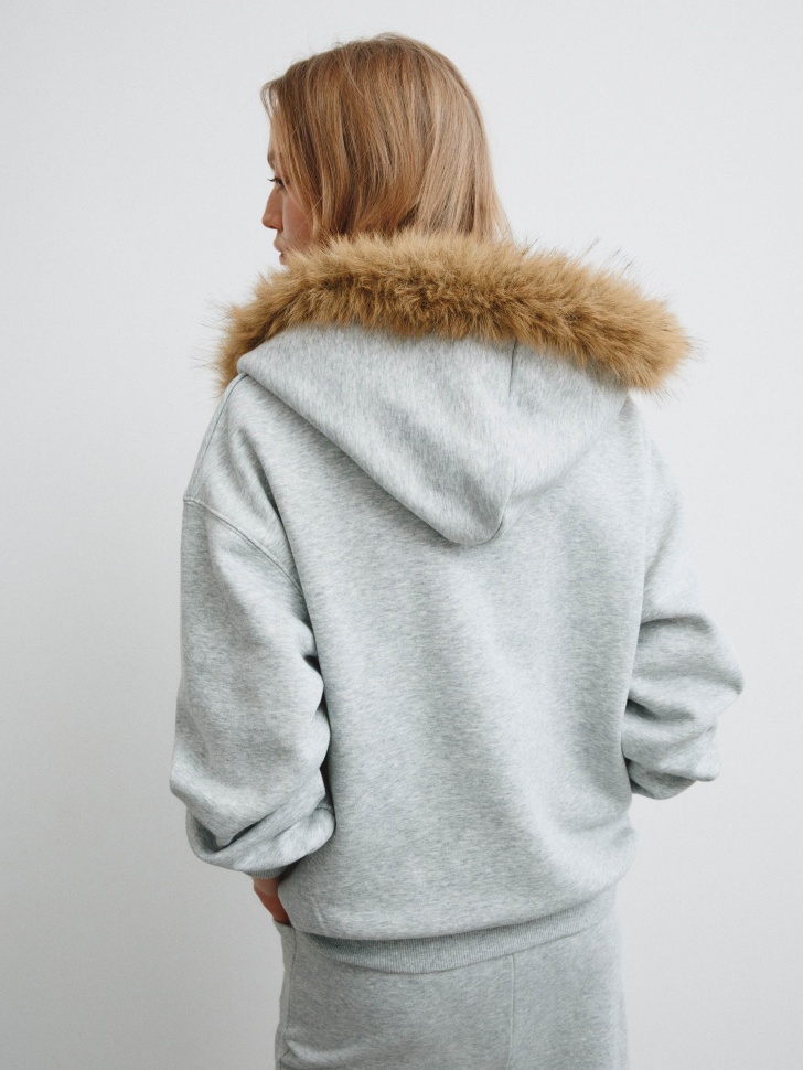 худи-зипка с принтом и мехом из линейки  young из хлопка спереди