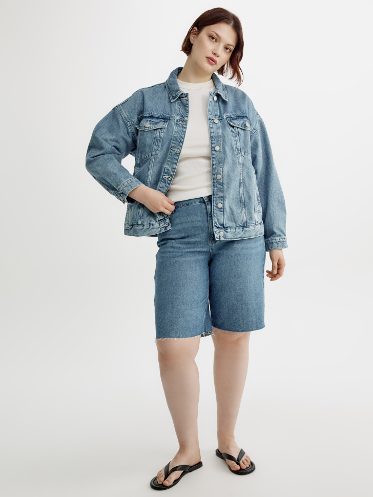 джинсовые шорты бермуды с высокой посадкой от бренда sela вид слева