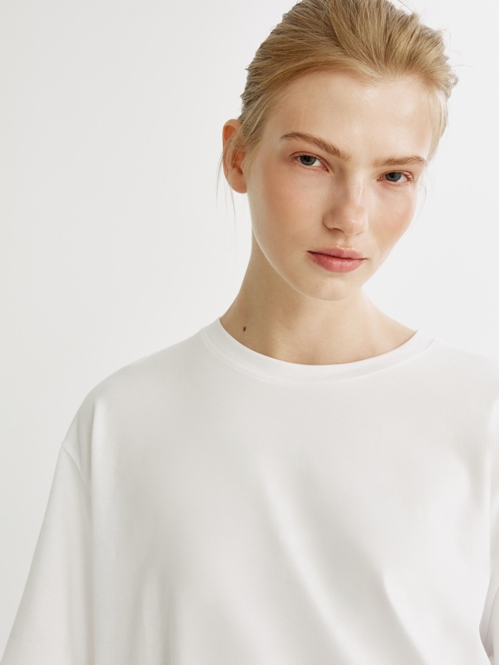 базовая оверсайз футболка из хлопка из россии вид сбоку